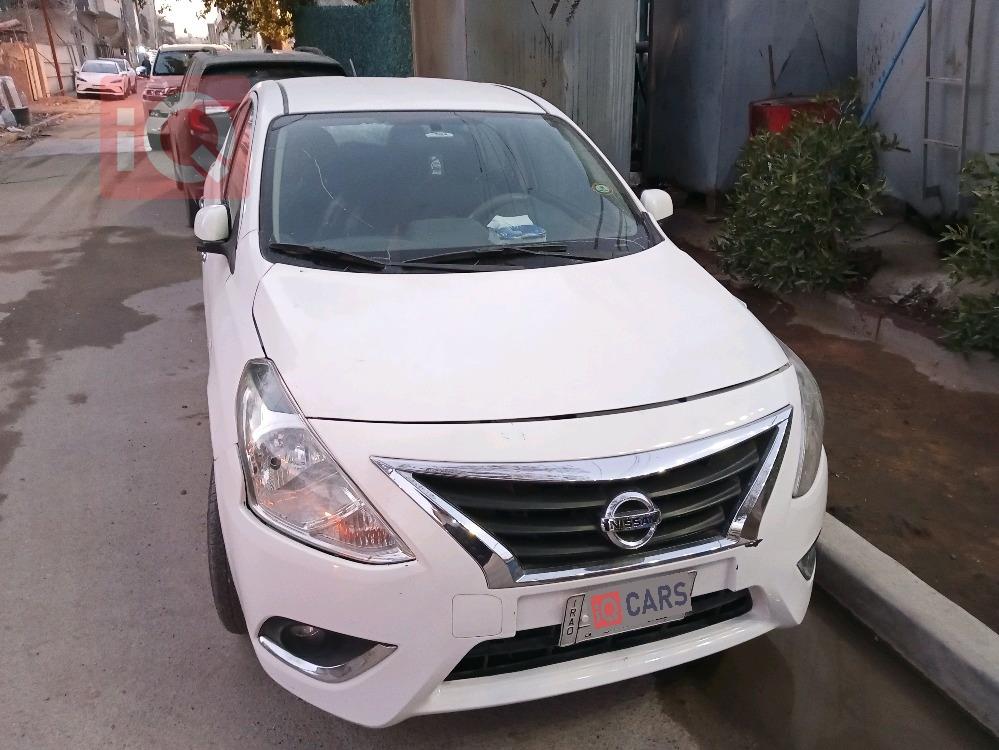 نيسان فيرسا